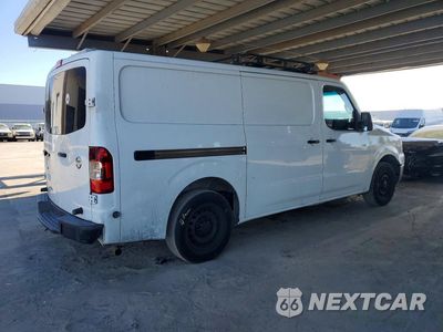Trzecie zdjęcie samochodu z tyłu: 2013 NISSAN NV 1500 DELIVERY VAN VIN:1N6BF0KM3DN100932 - miniatura