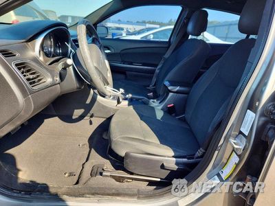 Zdjęcie 7 z 12 samochodu: 2012 CHRYSLER 200 LX VIN:1C3CCBAB2CN149747 - miniatura