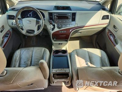 Zdjęcie 8 z 13 samochodu: 2011 TOYOTA SIENNA XLE 8-PASSENGER VIN:5TDYK3DC4BS117843 - miniatura