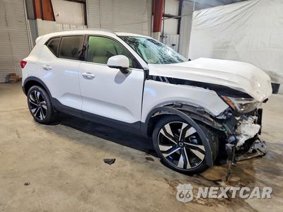 Czwarte zdjęcie samochodu z boku: 2024 VOLVO XC40 PLUS VIN:YV4L12UE5R2207235 - miniatura