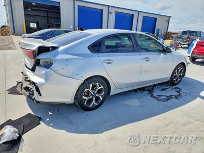 Trzecie zdjęcie samochodu z tyłu: 2020 KIA FORTE LXS VIN:3KPF24AD8LE154965 - miniatura