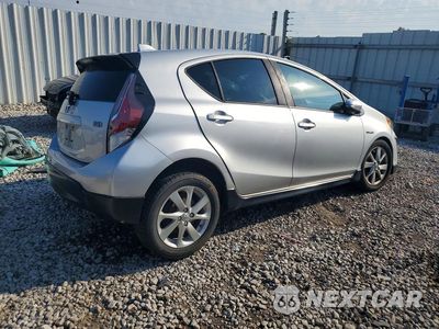 Trzecie zdjęcie samochodu z tyłu: 2017 TOYOTA PRIUS C FOUR VIN:JTDKDTB37H1591018 - miniatura