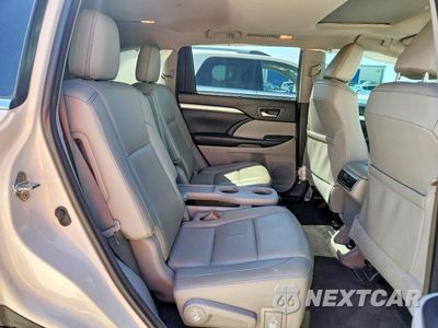 Zdjęcie 11 z 13 samochodu: 2018 TOYOTA HIGHLANDER XLE VIN:5TDKZRFH4JS286837 - miniatura