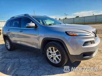 Czwarte zdjęcie samochodu z boku: 2015 JEEP CHEROKEE LATITUDE VIN:1C4PJMCS1FW534372 - miniatura