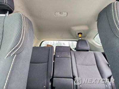 Zdjęcie 10 z 13 samochodu: 2018 TOYOTA RAV4 HYBRID LE VIN:JTMRJREV3JD256740 - miniatura