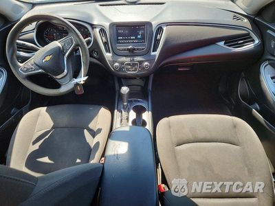 Zdjęcie 8 z 12 samochodu: 2018 CHEVROLET MALIBU LS VIN:1G1ZB5ST3JF284897 - miniatura