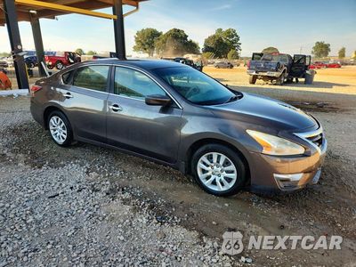 Czwarte zdjęcie samochodu z boku: 2015 NISSAN ALTIMA 2.5 S VIN:1N4AL3AP9FN390784 - miniatura