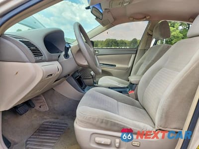 Zdjęcie 7 z 12 samochodu: 2006 TOYOTA CAMRY LE VIN:4T1BE32K36U726006 - miniatura