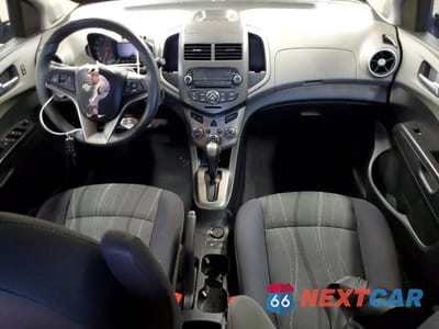 Zdjęcie 8 z 12 samochodu: 2015 CHEVROLET SONIC LT VIN:1G1JC5SH0F4111928 - miniatura
