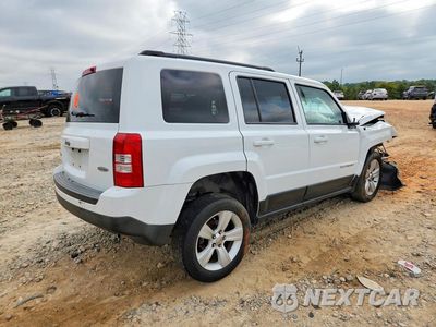 Trzecie zdjęcie samochodu z tyłu: 2015 JEEP PATRIOT LATITUDE VIN:1C4NJRFB6FD417785 - miniatura