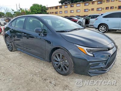 Czwarte zdjęcie samochodu z boku: 2025 TOYOTA COROLLA HYBRI VIN:JTDBCMFE0S3109313 - miniatura