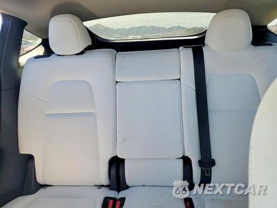 Zdjęcie 10 z 14 samochodu: 2022 TESLA MODEL Y VIN:7SAYGAEE3NF493127 - miniatura