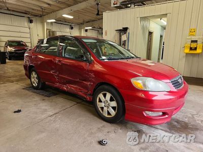 Czwarte zdjęcie samochodu z boku: 2005 TOYOTA COROLLA S VIN:1NXBR30E45Z380581 - miniatura