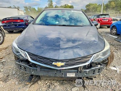 Piąte zdjęcie samochodu w środku: 2017 CHEVROLET CRUZE LT VIN:1G1BE5SM7H7136144 - miniatura