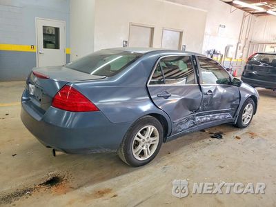 Trzecie zdjęcie samochodu z tyłu: 2007 HONDA ACCORD SE VIN:1HGCM56327A162640 - miniatura