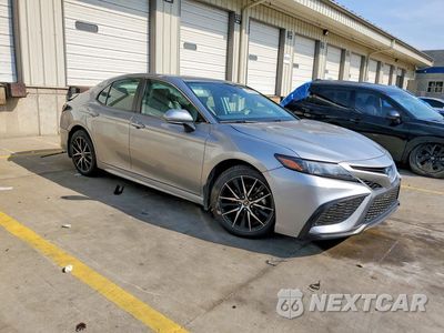 Czwarte zdjęcie samochodu z boku: 2024 TOYOTA CAMRY HYBRID SE VIN:4T1S31AK4RU626688 - miniatura