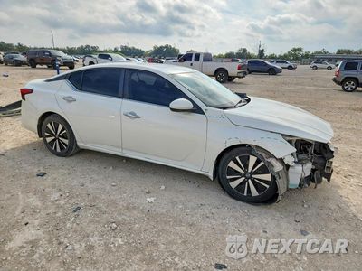 Czwarte zdjęcie samochodu z boku: 2021 NISSAN ALTIMA SV VIN:1N4BL4DV9MN303211 - miniatura