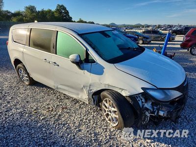 Czwarte zdjęcie samochodu z boku: 2023 CHRYSLER VOYAGER LX VIN:2C4RC1CG6PR564359 - miniatura