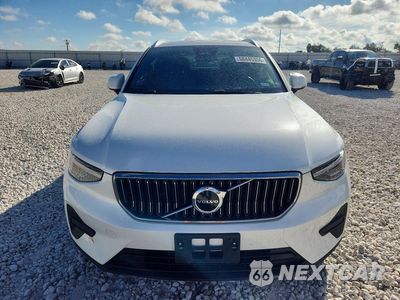 Piąte zdjęcie samochodu w środku: 2025 VOLVO XC40 CORE VIN:YV4L12UJXS2474793 - miniatura