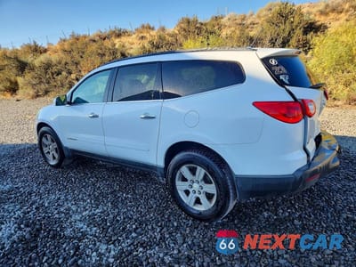 Drugie zdjęcie samochodu z przodu: 2009 CHEVROLET TRAVERSE LT VIN:1GNEV23D39S141736 - miniatura