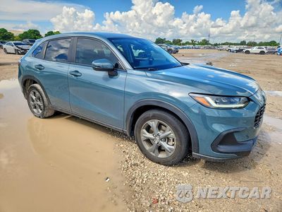 Czwarte zdjęcie samochodu z boku: 2026 HONDA HR-V LX VIN:3CZRZ1H38TM702144 - miniatura