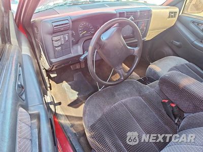 Zdjęcie 8 z 12 samochodu: 1995 GMC SONOMA VIN:1GTCS1441S8501106 - miniatura