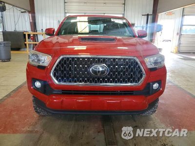 Piąte zdjęcie samochodu w środku: 2018 TOYOTA TACOMA TRD SPORT VIN:3TMDZ5BNXJM042767 - miniatura