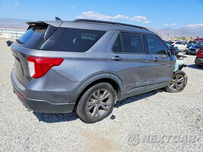 Trzecie zdjęcie samochodu z tyłu: 2021 FORD EXPLORER XLT VIN:1FMSK7DH1MGA95687 - miniatura