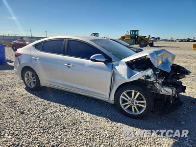 Czwarte zdjęcie samochodu z boku: 2019 HYUNDAI ELANTRA SE VIN:5NPD74LF0KH441993 - miniatura