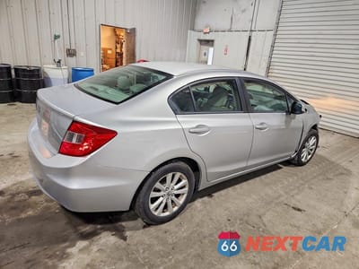 Trzecie zdjęcie samochodu z tyłu: 2012 HONDA CIVIC EXL VIN:19XFB2F96CE308369 - miniatura