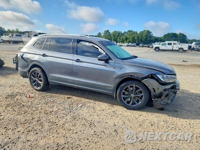 Czwarte zdjęcie samochodu z boku: 2022 VOLKSWAGEN TIGUAN SE VIN:3VV3B7AX6NM026541 - miniatura