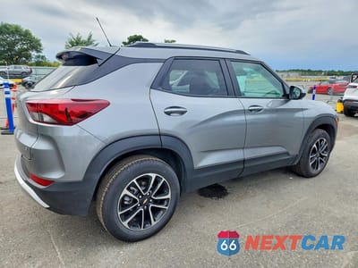 Trzecie zdjęcie samochodu z tyłu: 2026 CHEVROLET TRAILBLAZER LT VIN:KL79MPSL7TB119584 - miniatura