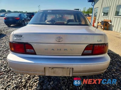 Zdjęcie 6 z 12 samochodu: 1995 TOYOTA CAMRY LE VIN:4T1SK12E1SU872390 - miniatura