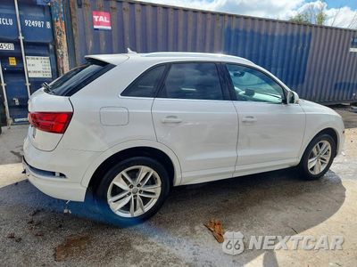 Trzecie zdjęcie samochodu z tyłu: 2016 AUDI Q3 PREMIUM PLUS VIN:WA1EFCFS5GR021733 - miniatura