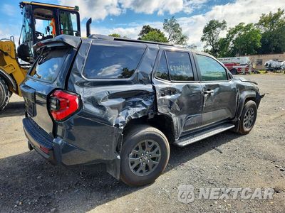 Trzecie zdjęcie samochodu z tyłu: 2026 TOYOTA 4RUNNER SR5 VIN:JTEVA5BR3T5077363 - miniatura