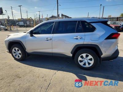 Drugie zdjęcie samochodu z przodu: 2024 TOYOTA RAV4 LE VIN:2T3H1RFV8RC256095 - miniatura