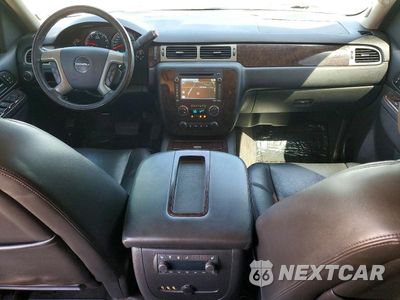 Zdjęcie 8 z 13 samochodu: 2014 GMC YUKON DENALI VIN:1GKS1EEF4ER163726 - miniatura