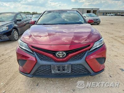 Piąte zdjęcie samochodu w środku: 2018 TOYOTA CAMRY SE VIN:4T1B11HK4JU521939 - miniatura