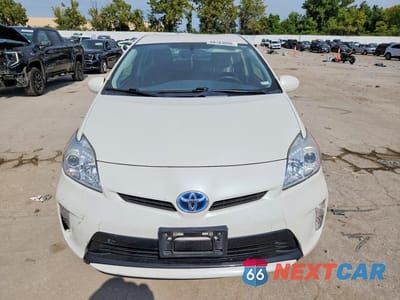 Piąte zdjęcie samochodu w środku: 2015 TOYOTA PRIUS FOUR VIN:JTDKN3DU7F0474061 - miniatura