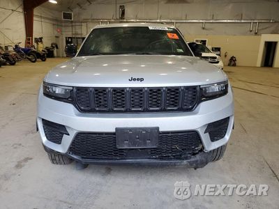 Piąte zdjęcie samochodu w środku: 2025 JEEP GRAND CHEROKEE LAREDO VIN:1C4RJHAG7SC283092 - miniatura