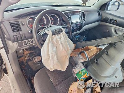 Zdjęcie 8 z 12 samochodu: 2014 TOYOTA TACOMA BASE VIN:5TFNX4CN3EX035078 - miniatura