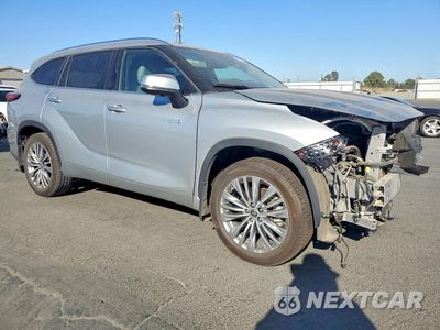 Czwarte zdjęcie samochodu z boku: 2020 TOYOTA HIGHLANDER HYBRID PLATINUM VIN:5TDEBRCH5LS005086 - miniatura