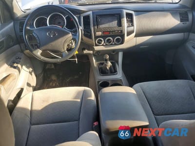 Zdjęcie 8 z 12 samochodu: 2005 TOYOTA TACOMA DOUBLE CAB VIN:5TELU42NX5Z083641 - miniatura