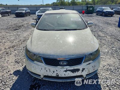 Piąte zdjęcie samochodu w środku: 2013 KIA FORTE LX VIN:KNAFT4A28D5673360 - miniatura