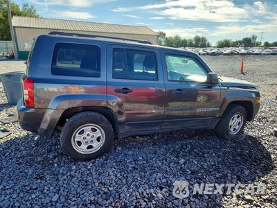 Trzecie zdjęcie samochodu z tyłu: 2014 JEEP PATRIOT VIN:1C4NJPBB4ED915864 - miniatura