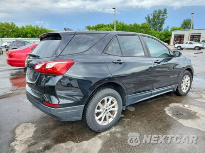 Trzecie zdjęcie samochodu z tyłu: 2020 CHEVROLET EQUINOX LS VIN:2GNAXHEV0L6140166 - miniatura