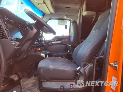 Zdjęcie 7 z 14 samochodu: 2025 KENWORTH T680 SEMI TRUCK VIN:1XKYDP9X7SJ165786 - miniatura