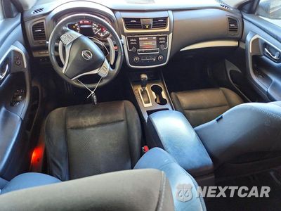 Zdjęcie 8 z 12 samochodu: 2016 NISSAN ALTIMA 2.5 SR VIN:1N4AL3AP5GC114597 - miniatura