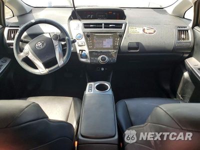 Zdjęcie 8 z 12 samochodu: 2017 TOYOTA PRIUS V FOUR VIN:JTDZN3EU6HJ067732 - miniatura