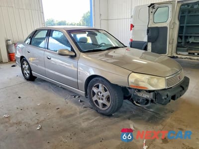 Czwarte zdjęcie samochodu z boku: 2003 SATURN L300 VIN:1G8JW54R83Y523274 - miniatura
